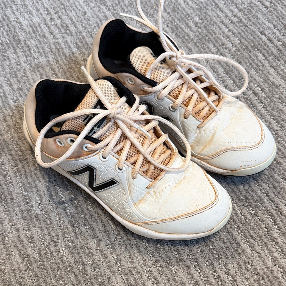 New Balance baseball metal cleats